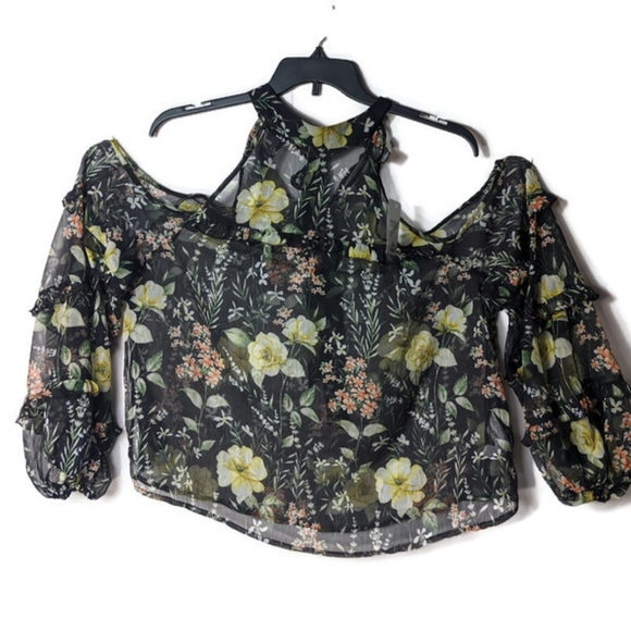 Forever 21 Tops - Forever 21 Woven Off Shoulder Floral Blouse